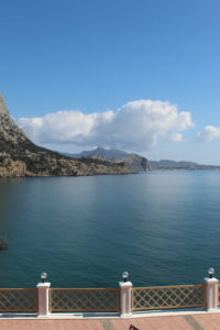 Март на пасеке в Крыму